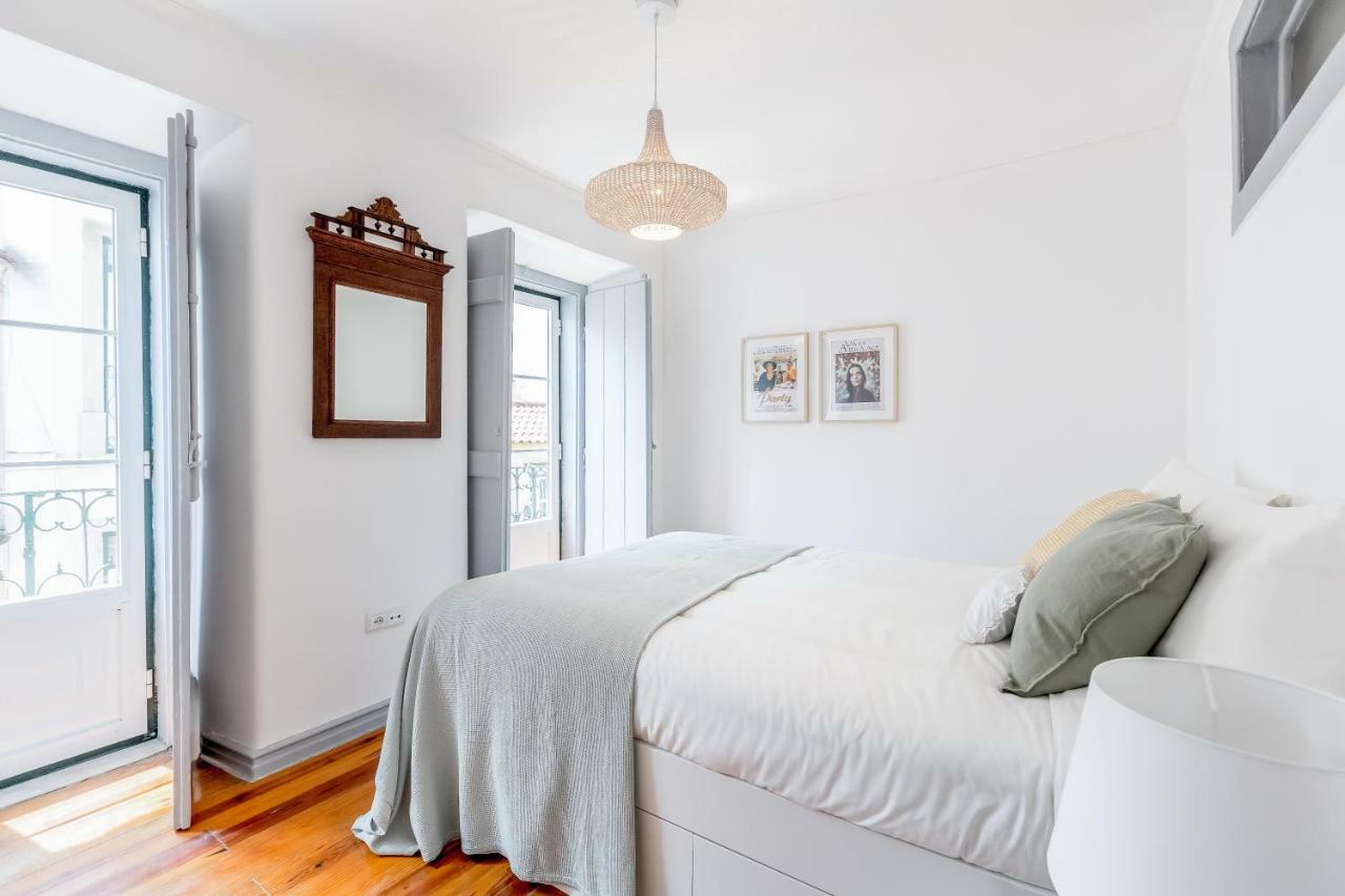 Alfama Spacious And Central Amazing Apartment, By Timecooler Лиссабон Экстерьер фото